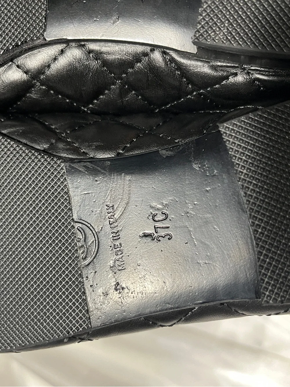 CHANEL Black Quilted Ballet Flats with CC Logo